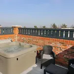 2 Nyaraló *