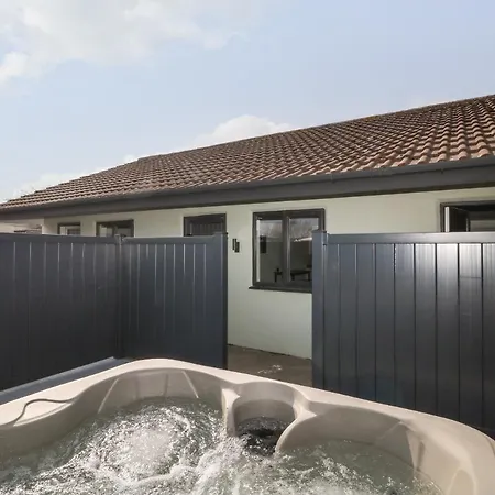 2 Holiday home Ganton